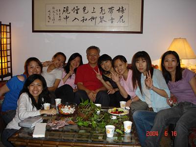 2004 (12).jpg - 2004--Lab newcomer welcome party (Prof. Shiau's house)